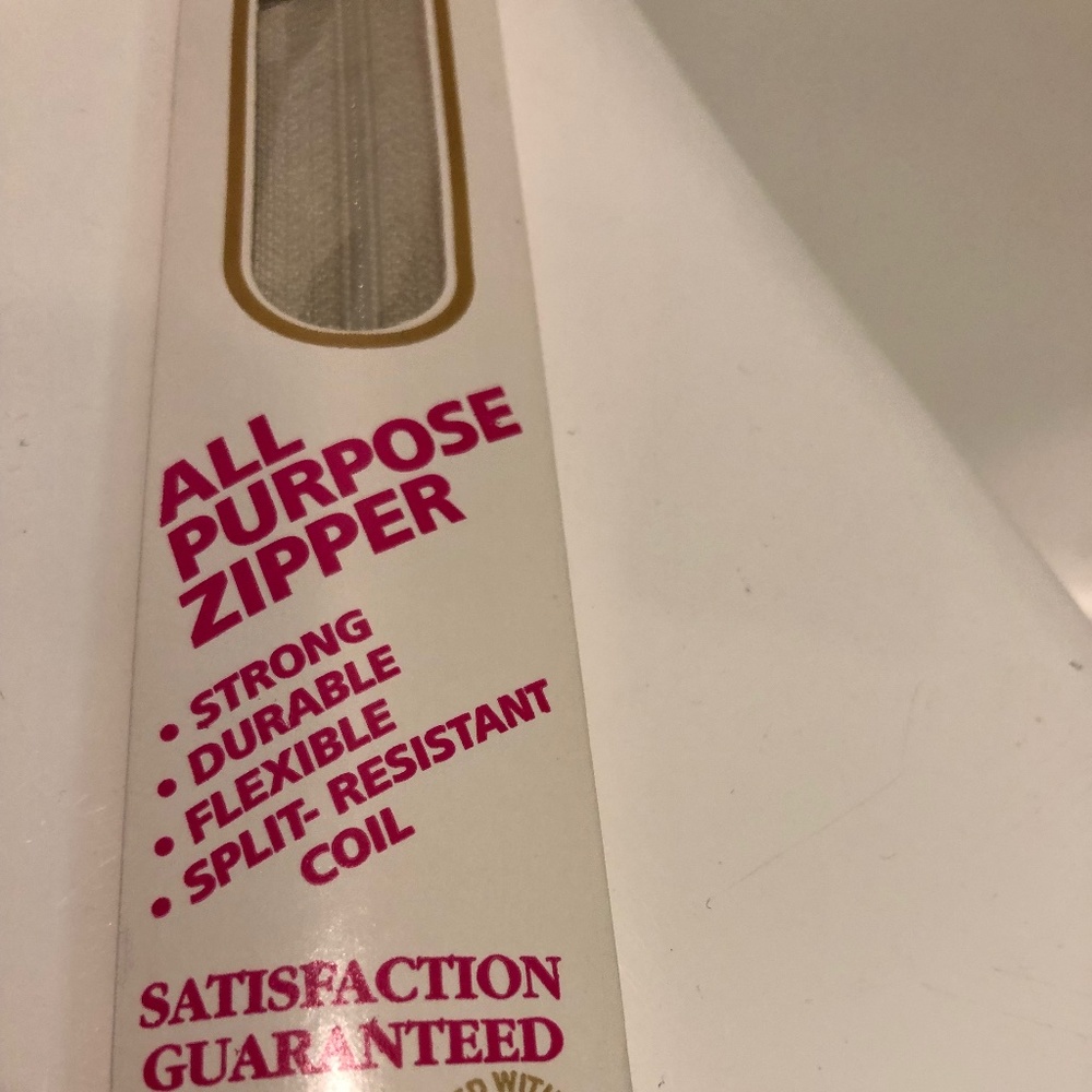 Coats & Clark Tan Zipper